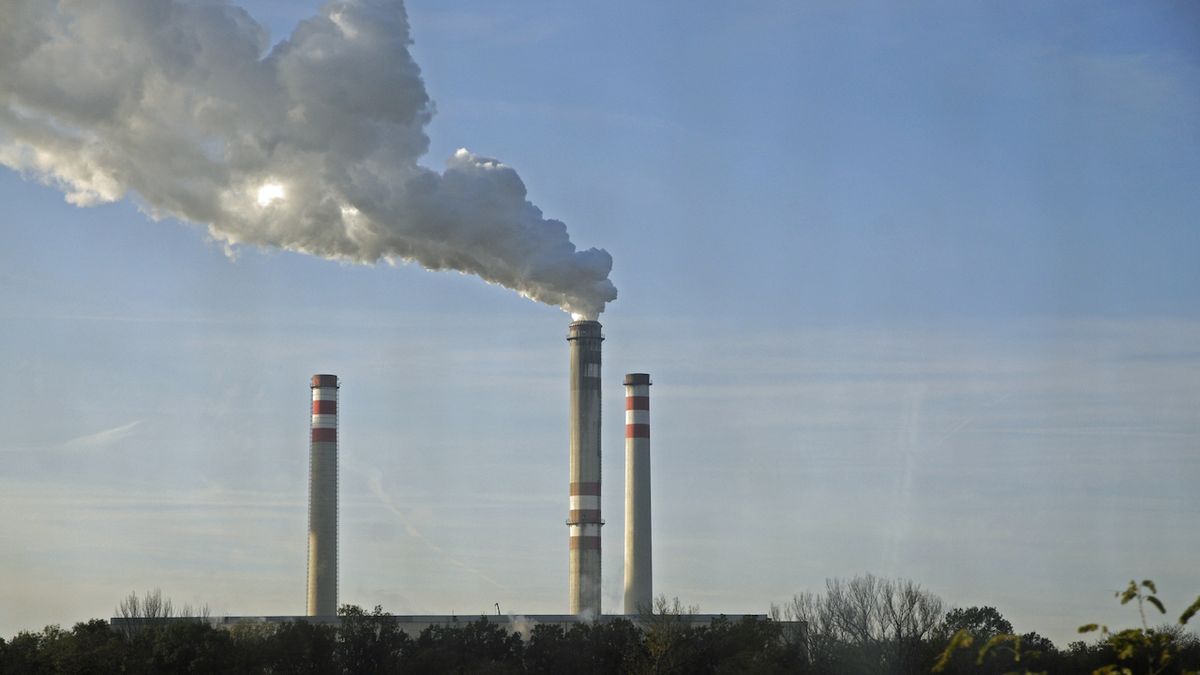 Teplárny budou moci při nedostatku plynu spalovat uhlí, navrhuje novela vyhlášky